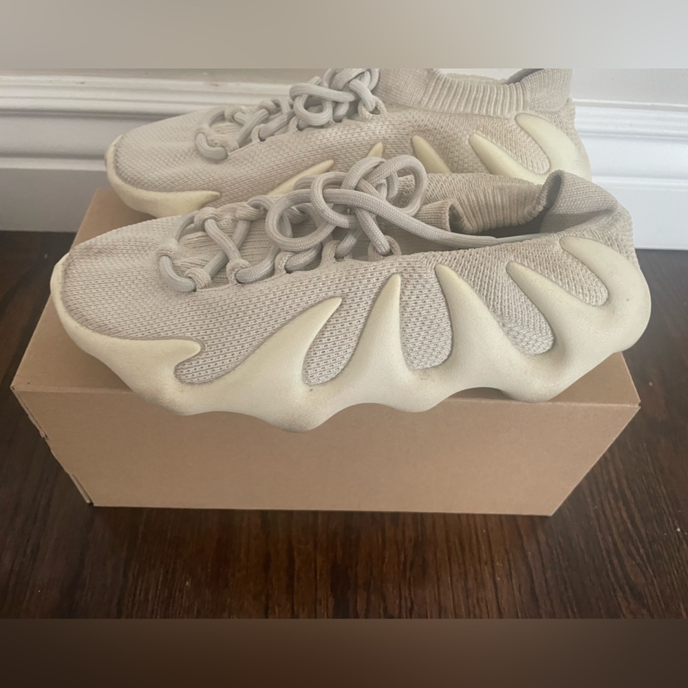 Yeezy 450 “cloud white”